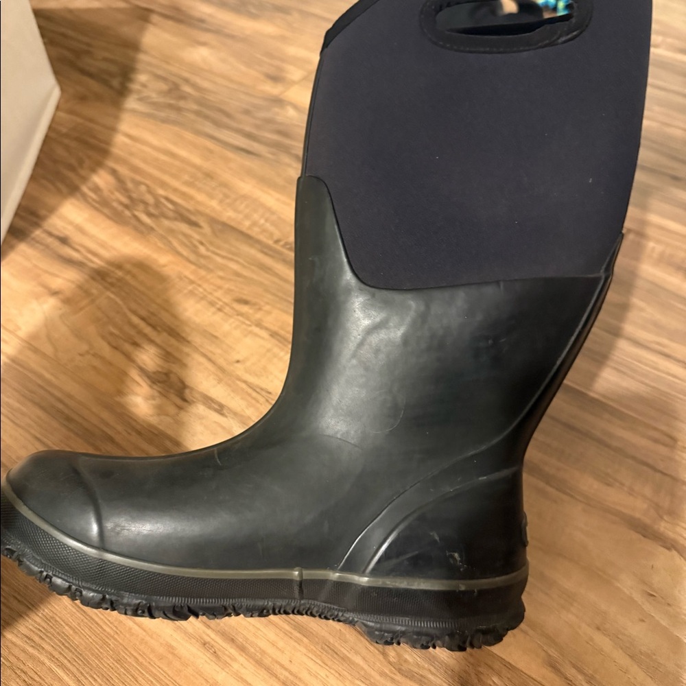 Bogs Classic Tall Waterproof Boots – Women’s Size 8